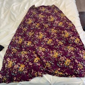 Barely worn size L lularoe maxi skirt!